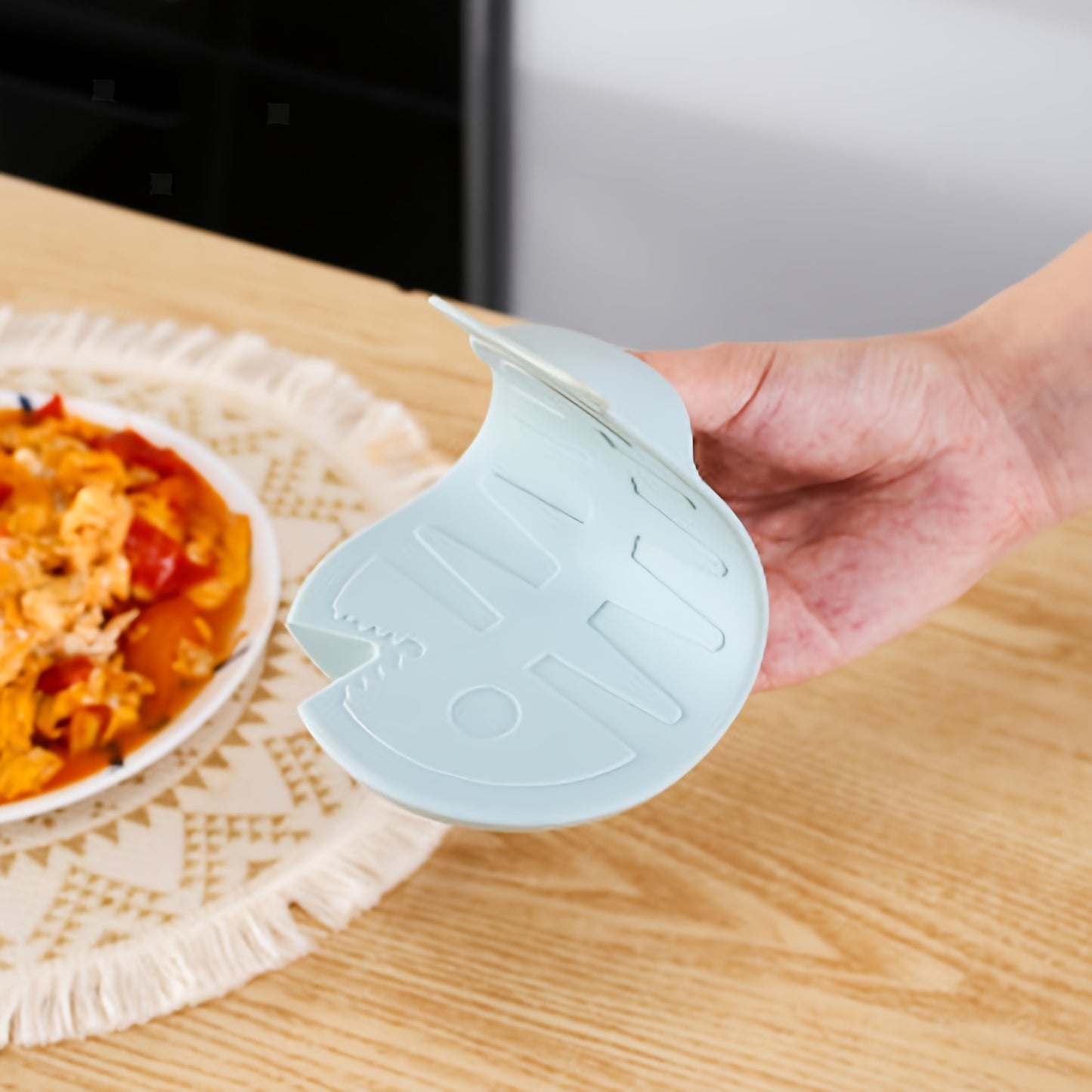2pcs Microwave Oven Oven Casserole Heat Insulation Food-grade Silicone Anti-scald Thickened Gloves Heat-resistant High Temperature Hand Clamps Kitchen Magic Weapon